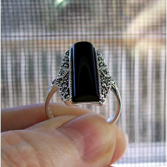 925 STERLING SILVER Tall Black Onyx & Marcasite Ring - Picture 7 of 15